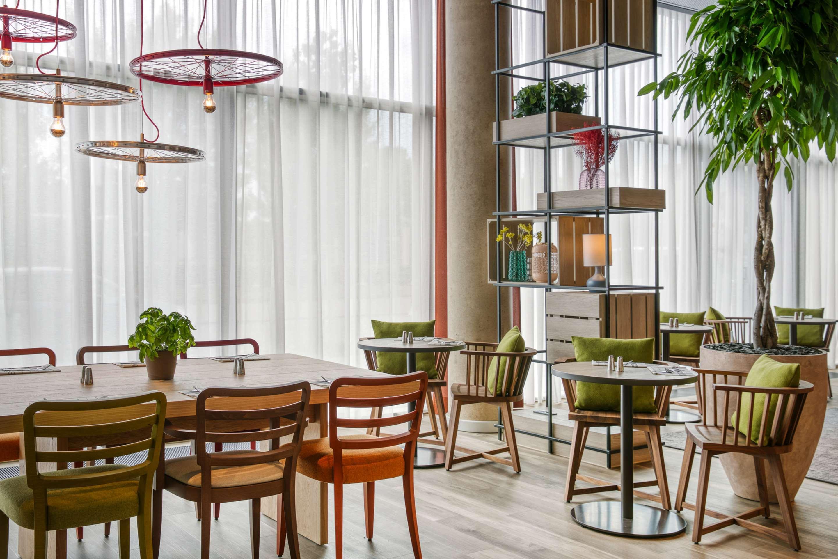 Intercityhotel Saarbruecken Ngoại thất bức ảnh