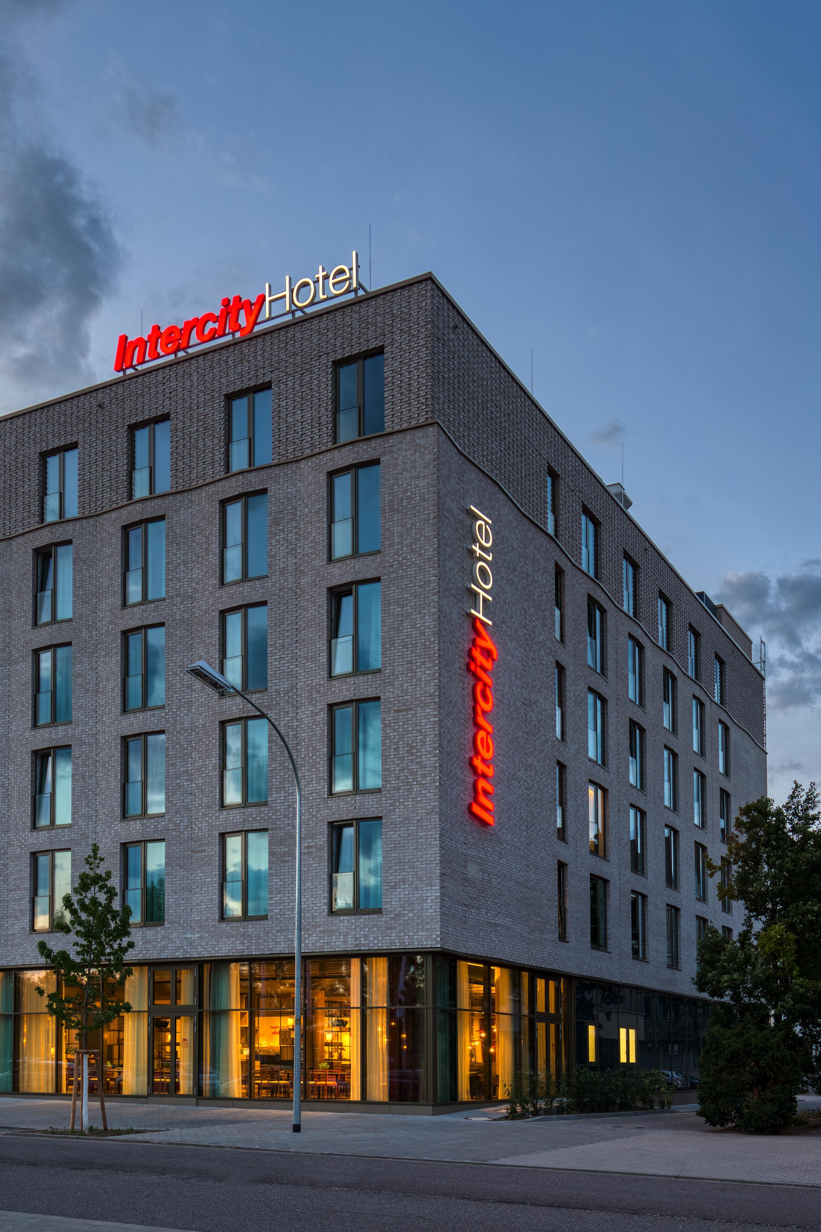 Intercityhotel Saarbruecken Ngoại thất bức ảnh
