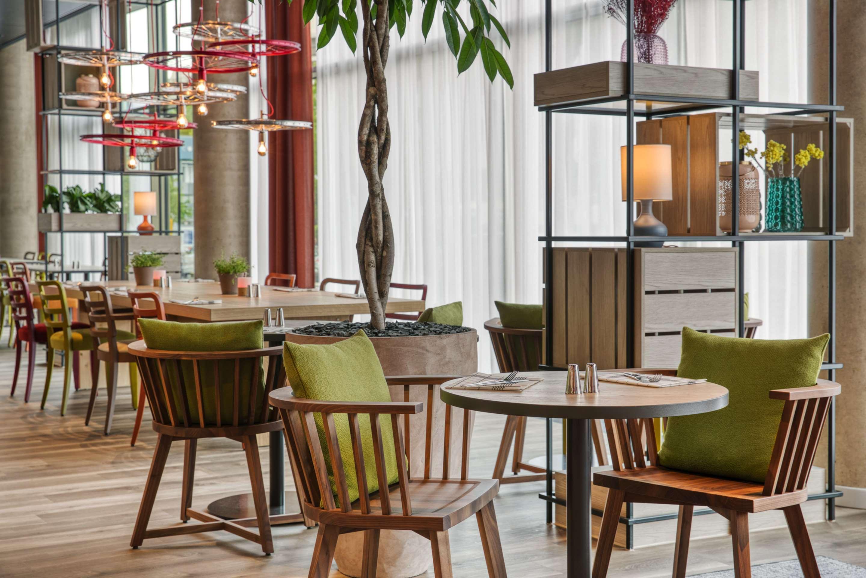 Intercityhotel Saarbruecken Ngoại thất bức ảnh