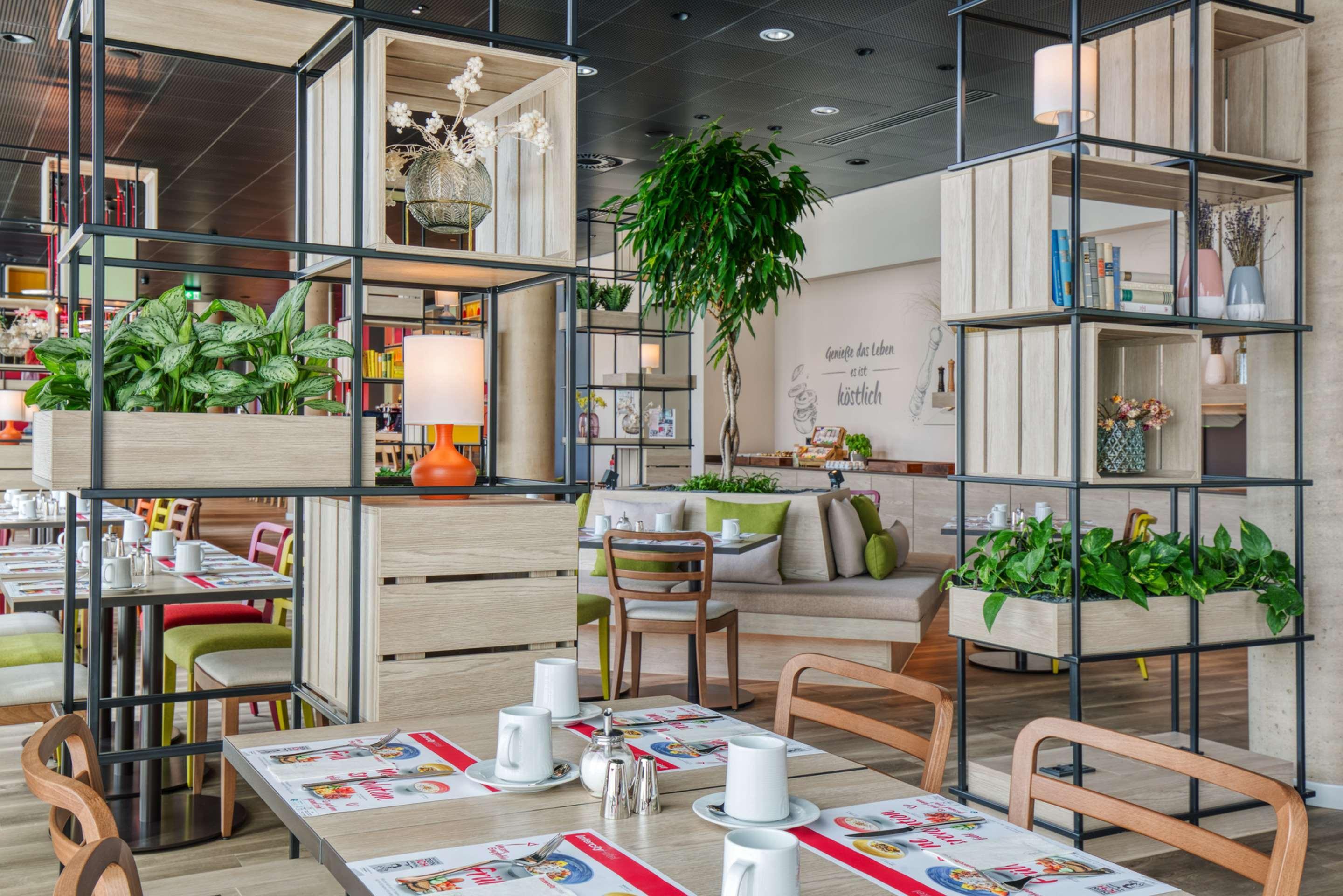 Intercityhotel Saarbruecken Ngoại thất bức ảnh