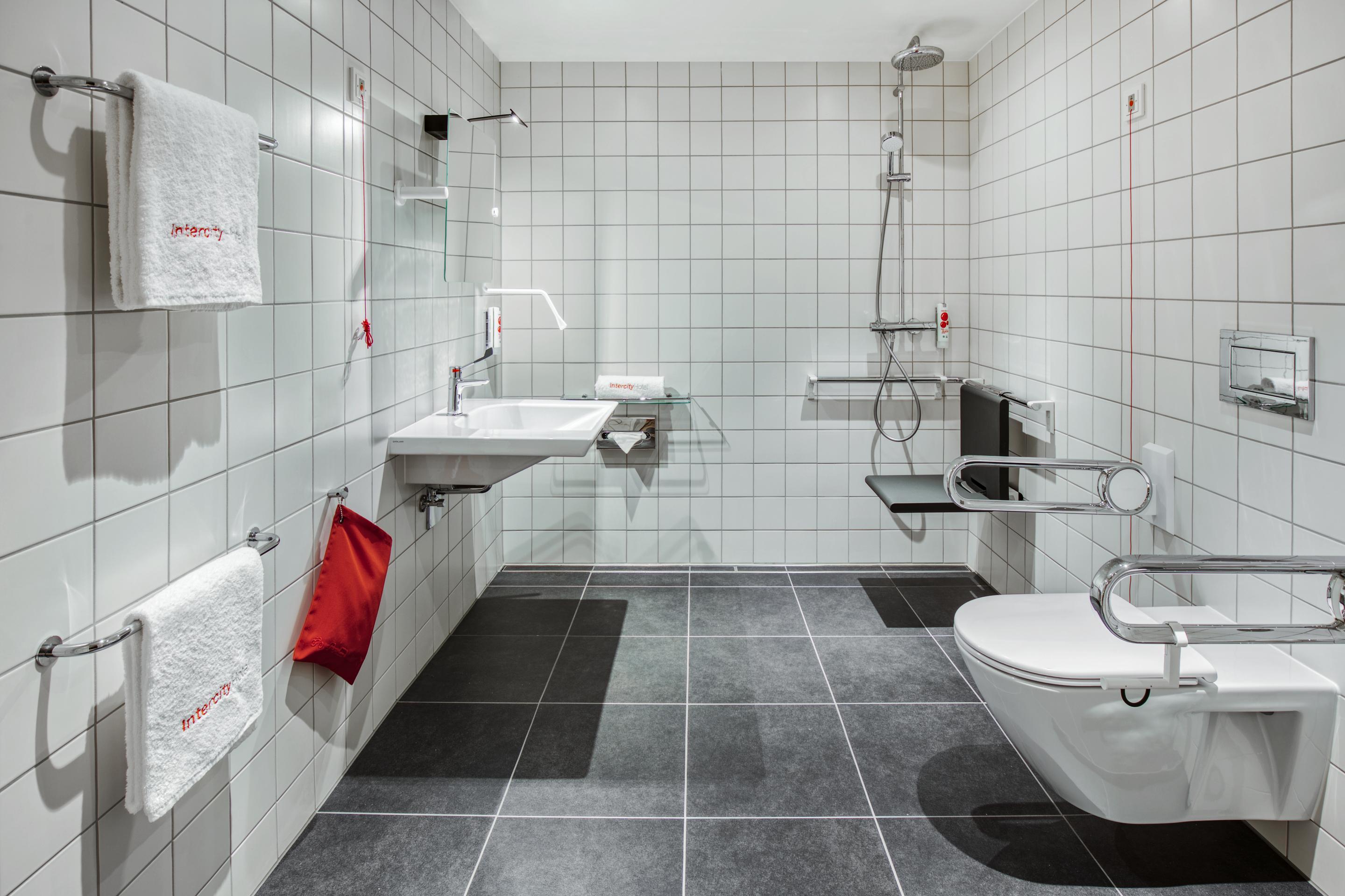 Intercityhotel Saarbruecken Ngoại thất bức ảnh