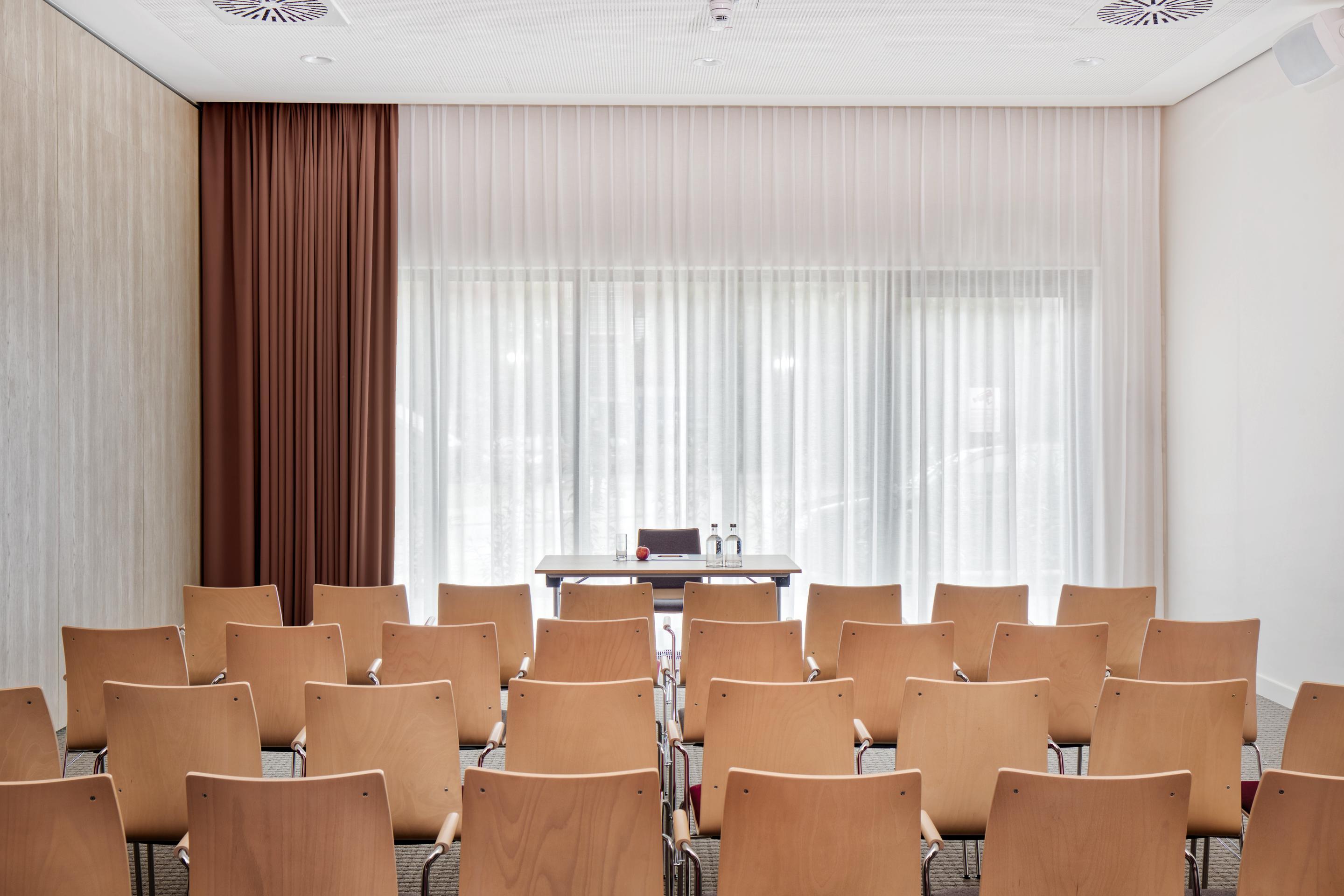 Intercityhotel Saarbruecken Ngoại thất bức ảnh